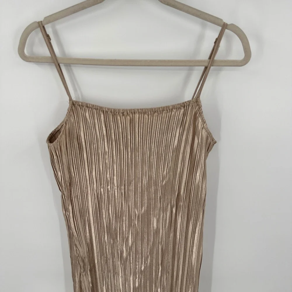 New Petal & Pup Gold Shimmer Women's Liza Pleated Maxi Slip Dress Large‎